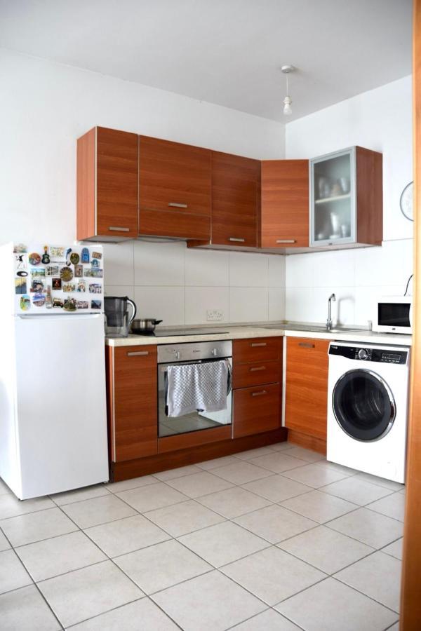 F8 1 Seaview Room, Living And Bathroom Shared , Stjulians San Julián Exterior foto