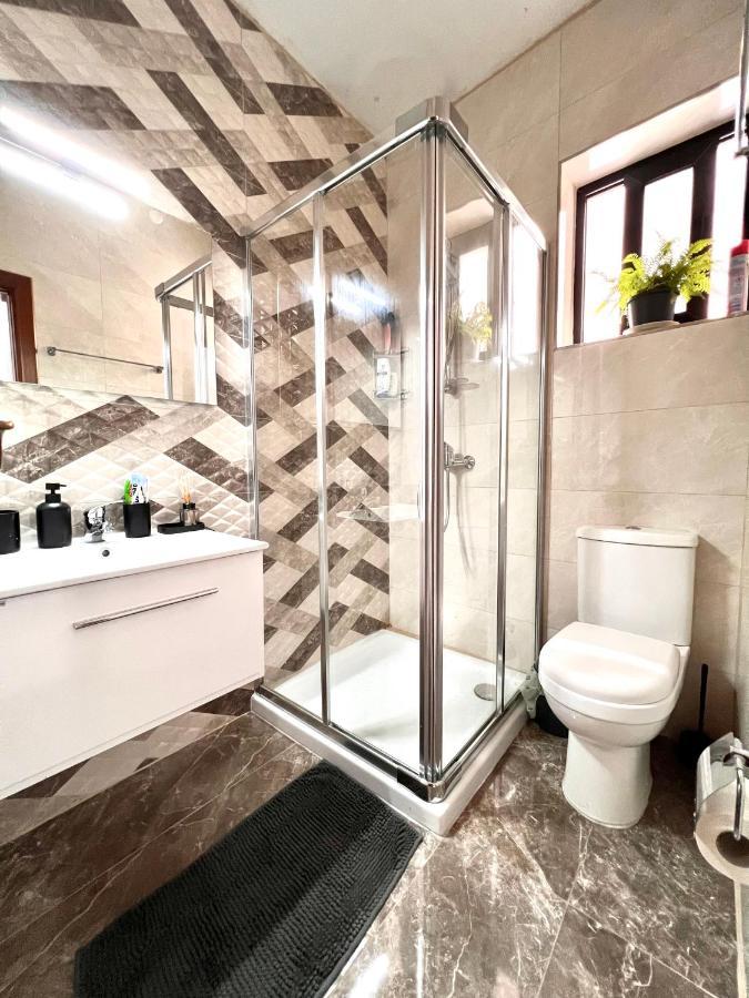 F8 1 Seaview Room, Living And Bathroom Shared , Stjulians San Julián Exterior foto